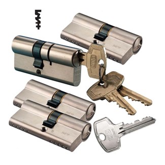 DOM Plura gelijksluitende combinatieset à 4 cilinders SKG2 3x30-30mm en 1x 30-35mm